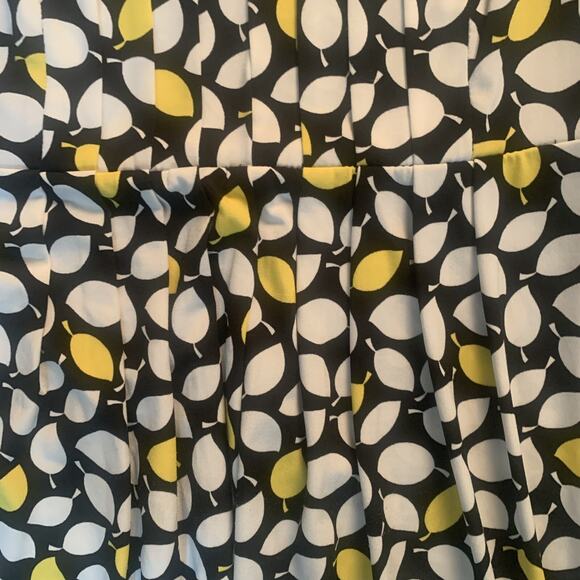 DRESSBARN BLACK/WHITE YELLOW GEOMETRIC DESIGN SHORT SLEEVE DRESS SIZE 6-EUC - Picture 3 of 5